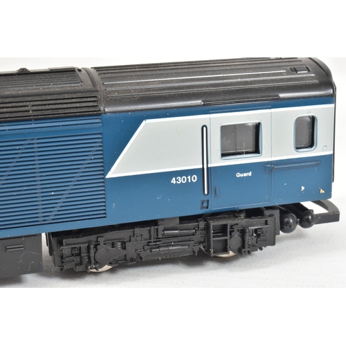 39 - A BOXED HORNBY OO GAUGE INTERCITY 125 HIGH SPEED TRAIN PACK, No.R332, comprising power car No.43010 ... 