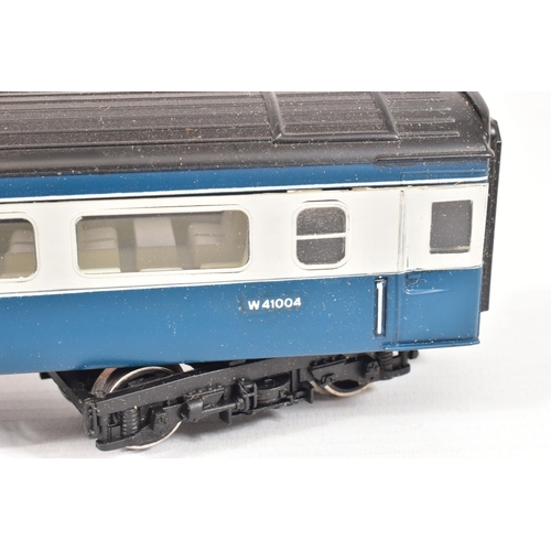 39 - A BOXED HORNBY OO GAUGE INTERCITY 125 HIGH SPEED TRAIN PACK, No.R332, comprising power car No.43010 ... 