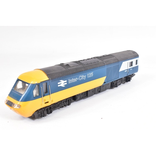 39 - A BOXED HORNBY OO GAUGE INTERCITY 125 HIGH SPEED TRAIN PACK, No.R332, comprising power car No.43010 ... 