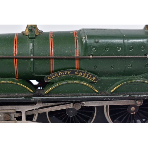 4 - A BOXED HORNBY DUBLO CASTLE CLASS LOCOMOTIVE, 'Cardiff Castle' No.4075, B.R. lined green livery (222... 