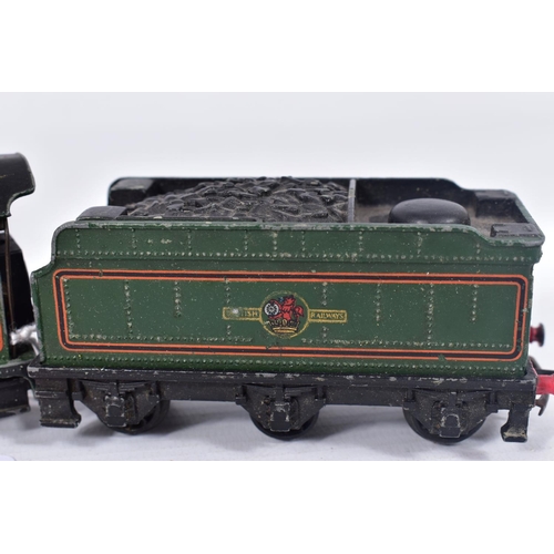 4 - A BOXED HORNBY DUBLO CASTLE CLASS LOCOMOTIVE, 'Cardiff Castle' No.4075, B.R. lined green livery (222... 