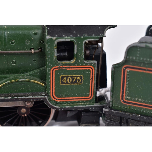 4 - A BOXED HORNBY DUBLO CASTLE CLASS LOCOMOTIVE, 'Cardiff Castle' No.4075, B.R. lined green livery (222... 