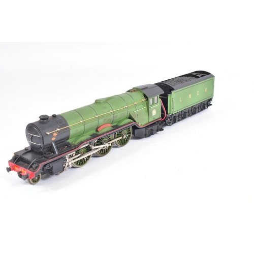 41 - TWO BOXED LILIPUT OO GAUGE LOCOMOTIVES, class A3 'Flying Scotsman' numbers on cab side, replaced by ... 