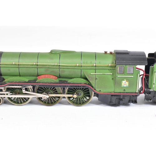 41 - TWO BOXED LILIPUT OO GAUGE LOCOMOTIVES, class A3 'Flying Scotsman' numbers on cab side, replaced by ... 