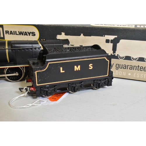 44 - A BOXED WRENN OO GAUGE DUCHESS CLASS LOCOMOTIVE, 'Duchess of Hamilton' No.6229, L.M.S. lined black l... 