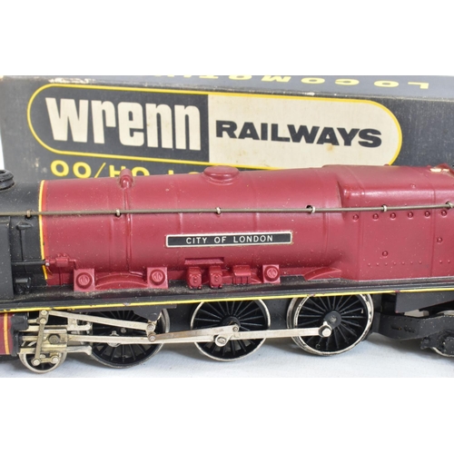 47 - A BOXED WRENN OO GAUGE DUCHESS CLASS LOCOMOTIVE, 'City of London' No.46245, B.R. maroon livery (W222... 