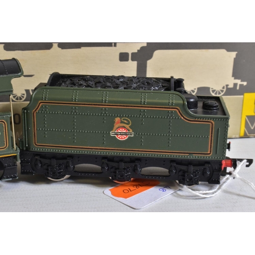 48 - A BOXED WRENN OO GAUGE ROYAL SCOT CLASS LOCOMOTIVE, 'Grenadier Guardsman' No.46110, B.R. green liver... 