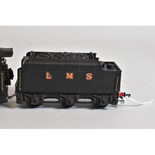 49 - A BOXED WRENN OO GAUGE CLASS 8F LOCOMOTIVE, No.8042, L.M.S. black livery (W2225), possibly repainted... 