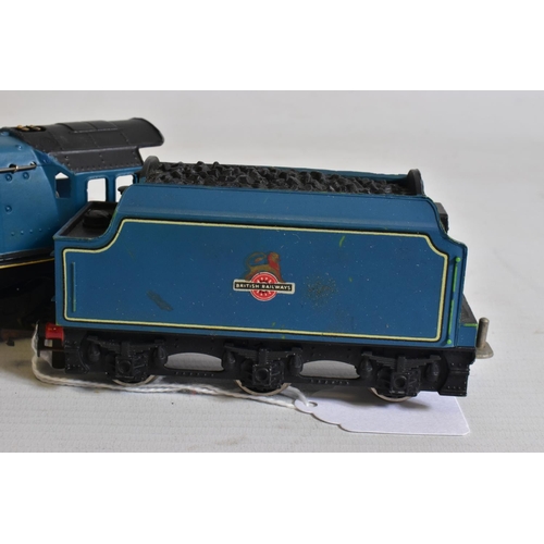 50 - A BOXED WRENN OO GAUGE DUCHESS CLASS LOCOMOTIVE, 'City of Glasgow' No.46242, B.R. blue livery (W2229... 