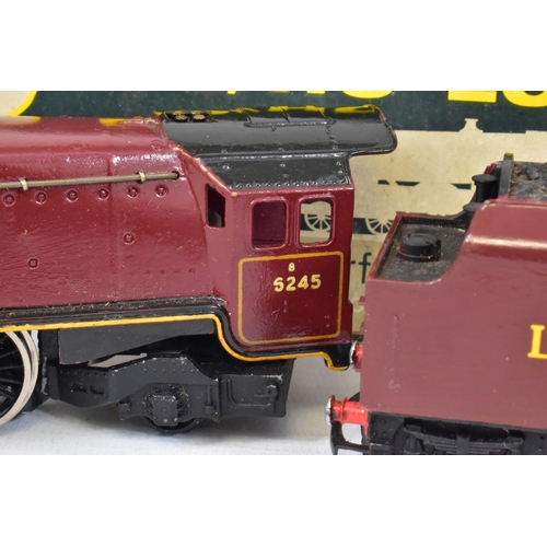 52 - A BOXED TRI-ANG WRENN OO GAUGE DUCHESS CLASS LOCOMOTIVE, 'City of London' No.6245, L.M.S. maroon liv... 