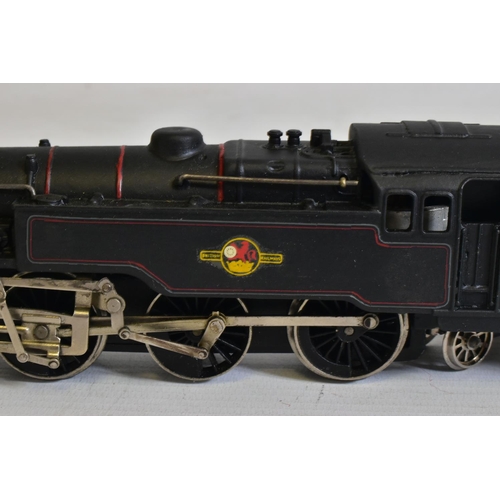 55 - TWO BOXED WRENN OO GAUGE TANK LOCOMOTIVES,  class 4MT renumbered to No.41122 (W2219), class R1 No.31... 