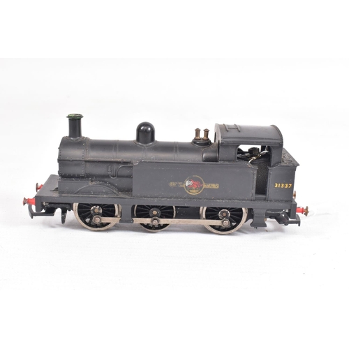 55 - TWO BOXED WRENN OO GAUGE TANK LOCOMOTIVES,  class 4MT renumbered to No.41122 (W2219), class R1 No.31... 