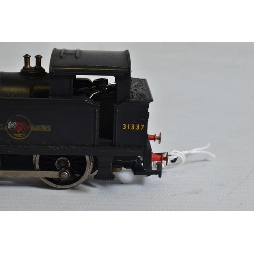 55 - TWO BOXED WRENN OO GAUGE TANK LOCOMOTIVES,  class 4MT renumbered to No.41122 (W2219), class R1 No.31... 