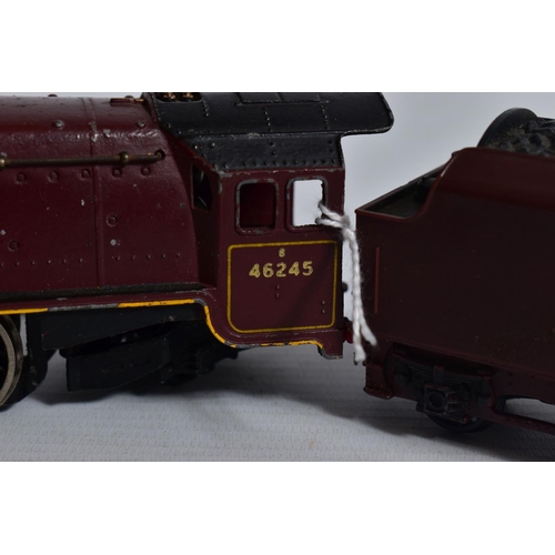 6 - A BOXED HORNBY DUBLO DUCHESS CLASS LOCOMOTIVE, 'City of London' No.46245, B.R. lined maroon livery (... 