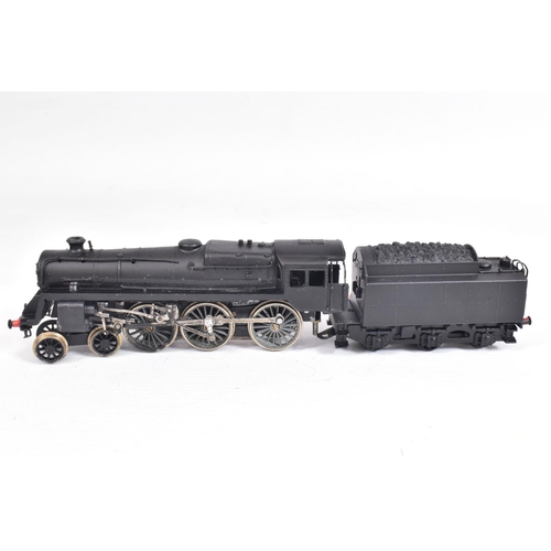 60 - TWO BOXED TRIX HO GAUGE STANDARD CLASS 5 LOCOMOTIVES, No.73000, B.R. lined black livery, with a simi... 