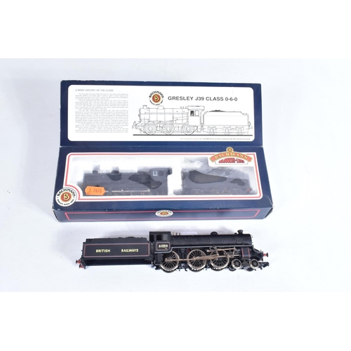 62 - TWO BOXED BACHMANN OO GAUGE LOCOMOTIVES, unnumbered class J39, plain black livery (ex No.64958?) (31... 