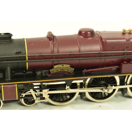 100 - FIVE BOXED MAINLINE OO GAUGE ROYAL SCOT AND REBUILT ROYAL SCOT CLASS LOCOMOTIVES, 'Royal Scot' No.61... 