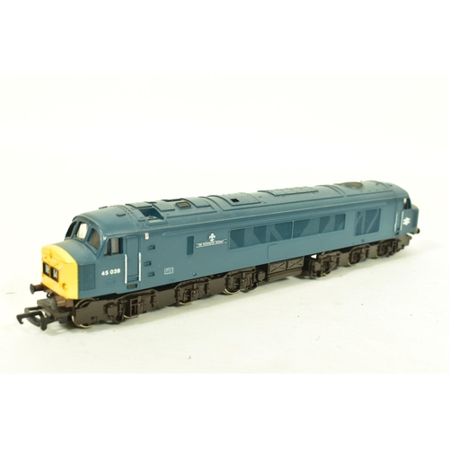 103 - THREE BOXED MAINLINE OO GAUGE LOCOMOTIVES, 2 x class 45 Peak 'The Manchester Regiment' No. 45 039 (3... 