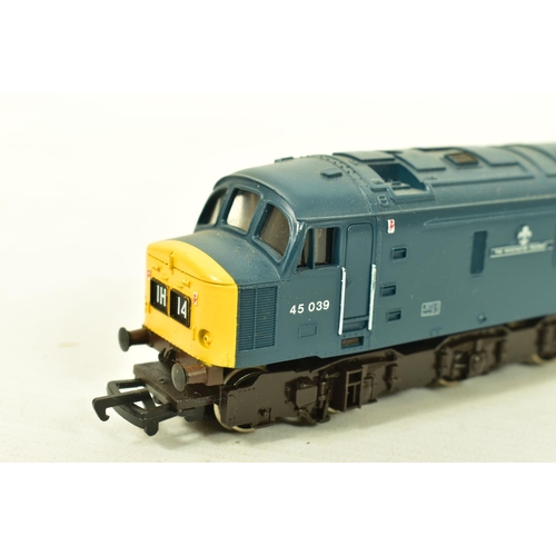 103 - THREE BOXED MAINLINE OO GAUGE LOCOMOTIVES, 2 x class 45 Peak 'The Manchester Regiment' No. 45 039 (3... 