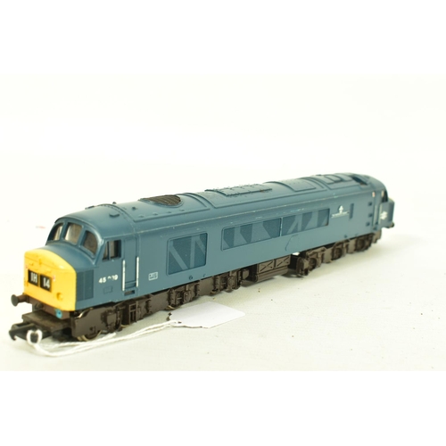 103 - THREE BOXED MAINLINE OO GAUGE LOCOMOTIVES, 2 x class 45 Peak 'The Manchester Regiment' No. 45 039 (3... 