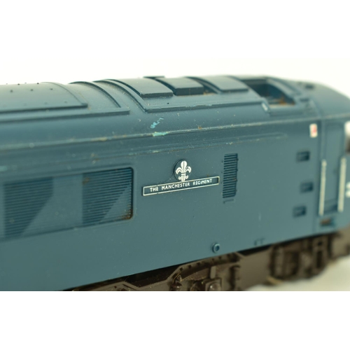 103 - THREE BOXED MAINLINE OO GAUGE LOCOMOTIVES, 2 x class 45 Peak 'The Manchester Regiment' No. 45 039 (3... 