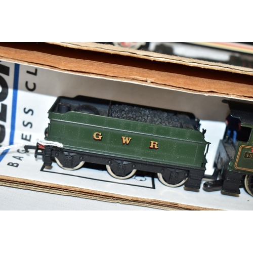 104 - FIVE BOXED OO GAUGE LOCOMOTIVES OF G.W.R. ORIGIN, Dapol County class 'County of Chester' No.1011 (D1... 