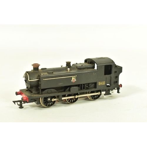 66 - FOUR BOXED GRAHAM FARISH OO GAUGE CLASS 94XX PANNIER TANK LOCOMOTIVES, all No.9410, two in G.W.R. gr... 