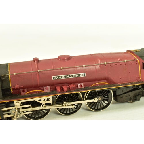 68 - THREE BOXED HORNBY RAILWAYS OO GAUGE DUCHESS CLASS LOCOMOTIVES,  'Duchess of Sutherland' No.6233 (R0... 