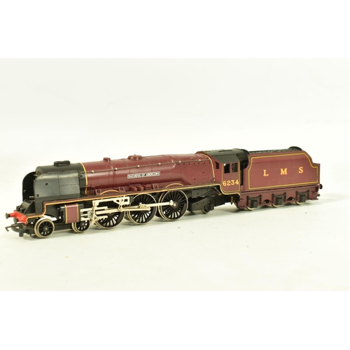 68 - THREE BOXED HORNBY RAILWAYS OO GAUGE DUCHESS CLASS LOCOMOTIVES,  'Duchess of Sutherland' No.6233 (R0... 