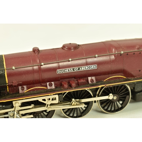 68 - THREE BOXED HORNBY RAILWAYS OO GAUGE DUCHESS CLASS LOCOMOTIVES,  'Duchess of Sutherland' No.6233 (R0... 