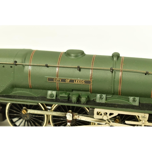 69 - THREE BOXED HORNBY RAILWAYS OO GAUGE DUCHESS CLASS LOCOMOTIVES, 'City of Liverpool' No.6247, L.M.S. ... 