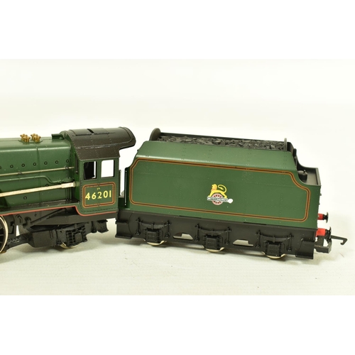 72 - THREE BOXED HORNBY RAILWAYS OO GAUGE PRINCESS AND CORONATION CLASS LOCOMOTIVES, 'The Princess Royal'... 