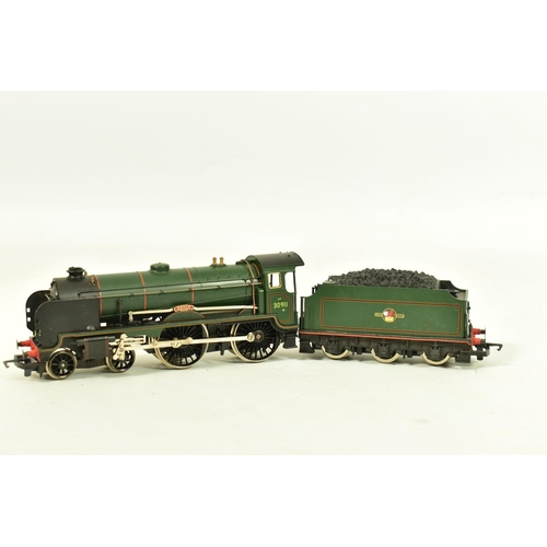 74 - FOUR BOXED HORNBY OO GAUGE LOCOMOTIVES OF S.R. ORIGIN, class V 'Schools' 'Dover' No.30911, B.R. line... 