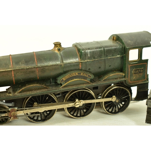 78 - THREE BOXED HORNBY RAILWAYS OO GAUGE G.W.R. HALL CLASS LOCOMOTIVES, 'Albert Hall' No.4983 (R759), 'K... 