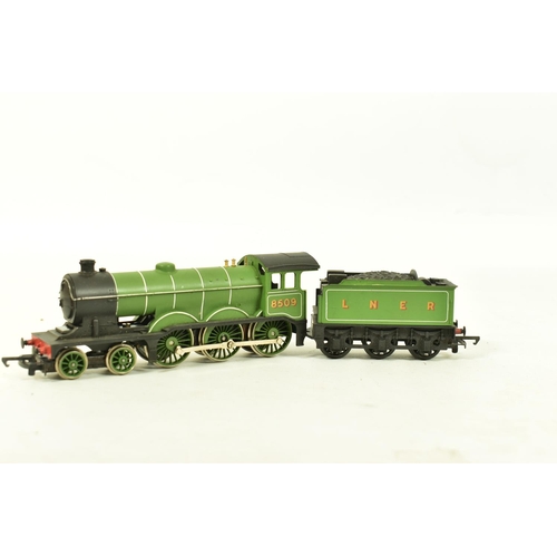 84 - FOUR BOXED HORNBY RAILWAYS OO GAUGE LOCOMOTIVES OF L.N.E.R. ORIGIN, 'Shire/Hunt' class 'Cheshire' No... 