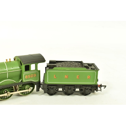 84 - FOUR BOXED HORNBY RAILWAYS OO GAUGE LOCOMOTIVES OF L.N.E.R. ORIGIN, 'Shire/Hunt' class 'Cheshire' No... 