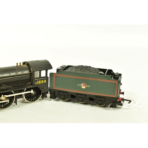 84 - FOUR BOXED HORNBY RAILWAYS OO GAUGE LOCOMOTIVES OF L.N.E.R. ORIGIN, 'Shire/Hunt' class 'Cheshire' No... 