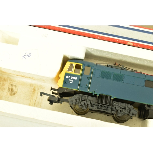 85 - FIVE BOXED LIMA OO GAUGE CLASS 87 LOCOMOTIVES, 3 x 'City of London' No.87 005 (L205125), one with na... 