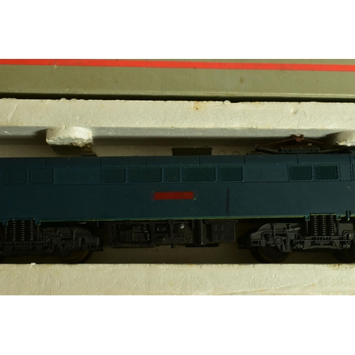 85 - FIVE BOXED LIMA OO GAUGE CLASS 87 LOCOMOTIVES, 3 x 'City of London' No.87 005 (L205125), one with na... 