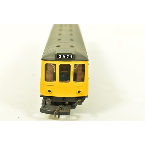 86 - AN UNBOXED LIMA OO GAUGE CLASS 117/2 FOUR CAR D.M.U. SET, comprising power car No.W51334 (L205136), ... 