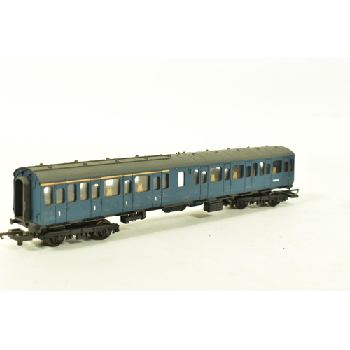 86 - AN UNBOXED LIMA OO GAUGE CLASS 117/2 FOUR CAR D.M.U. SET, comprising power car No.W51334 (L205136), ... 