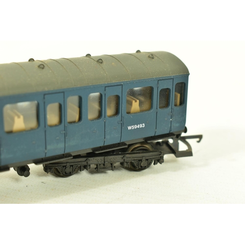 86 - AN UNBOXED LIMA OO GAUGE CLASS 117/2 FOUR CAR D.M.U. SET, comprising power car No.W51334 (L205136), ... 