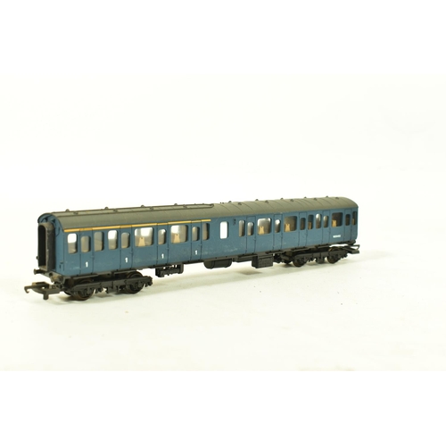 86 - AN UNBOXED LIMA OO GAUGE CLASS 117/2 FOUR CAR D.M.U. SET, comprising power car No.W51334 (L205136), ... 