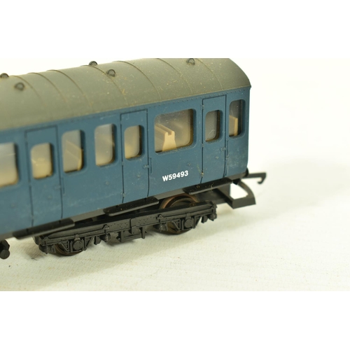 86 - AN UNBOXED LIMA OO GAUGE CLASS 117/2 FOUR CAR D.M.U. SET, comprising power car No.W51334 (L205136), ... 