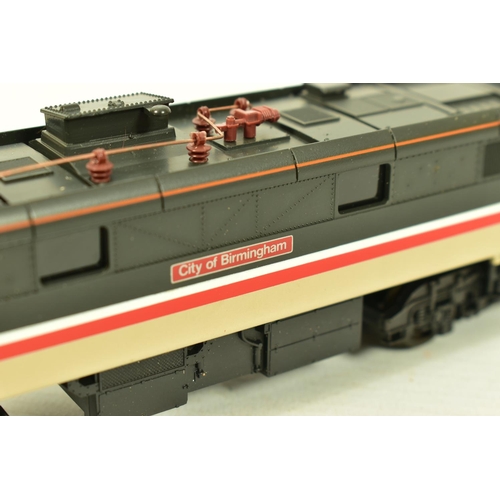 88 - FIVE BOXED LIMA OO GAUGE CLASS 87 LOCOMOTIVES, 'City of Birmingham' No.87 009 (L205195), 'Lord Nelso... 