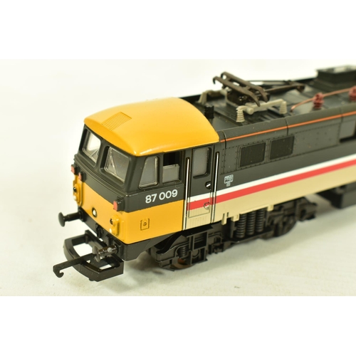 88 - FIVE BOXED LIMA OO GAUGE CLASS 87 LOCOMOTIVES, 'City of Birmingham' No.87 009 (L205195), 'Lord Nelso... 