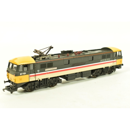 88 - FIVE BOXED LIMA OO GAUGE CLASS 87 LOCOMOTIVES, 'City of Birmingham' No.87 009 (L205195), 'Lord Nelso... 