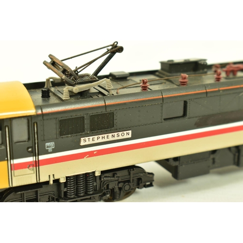 88 - FIVE BOXED LIMA OO GAUGE CLASS 87 LOCOMOTIVES, 'City of Birmingham' No.87 009 (L205195), 'Lord Nelso... 