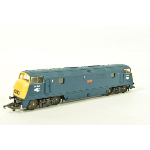 89 - FOUR BOXED LIMA OO GAUGE LOCOMOTIVES, 2 x class 50 'Eagle' No.50 043 both in B.R. large logo blue li... 