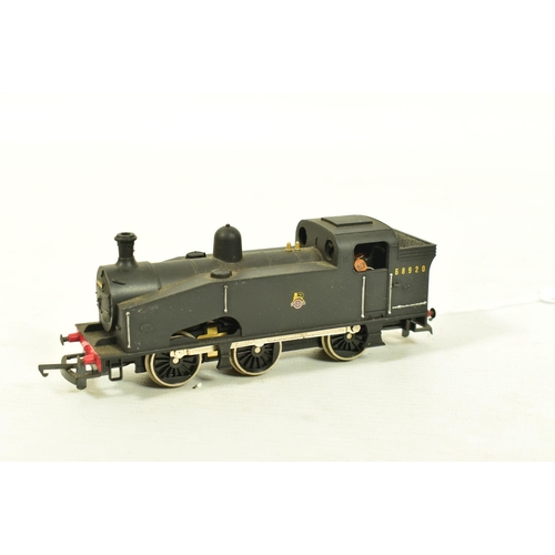 91 - SIX BOXED LIMA OO GAUGE CLASS J50 TANK LOCOMOTIVES,  4 x No.8920, L.N.E.R. green livery (L205101), o... 